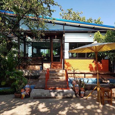 Albergue Sun smile Ubon Ratchathani Exterior foto