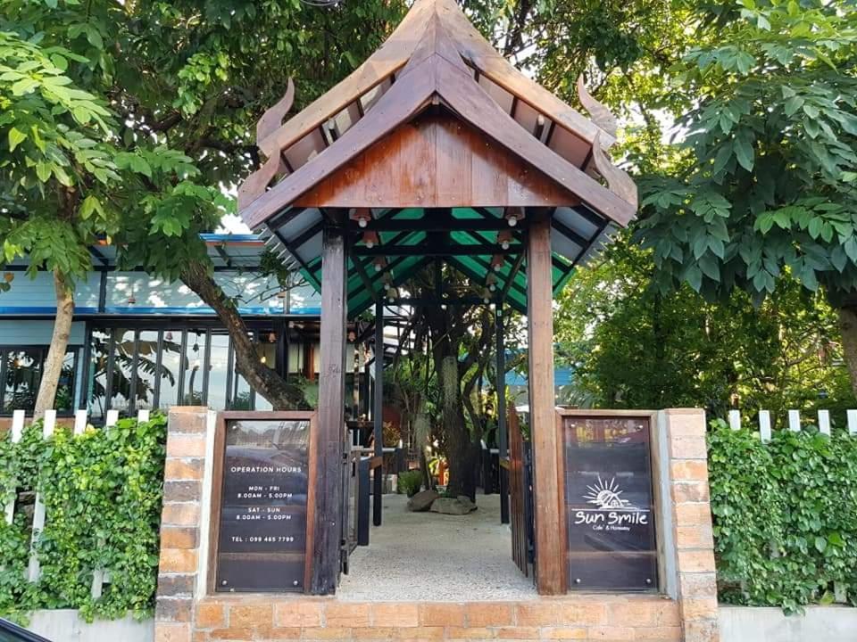 Albergue Sun smile Ubon Ratchathani Exterior foto