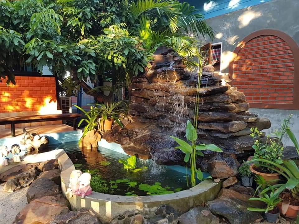 Albergue Sun smile Ubon Ratchathani Exterior foto