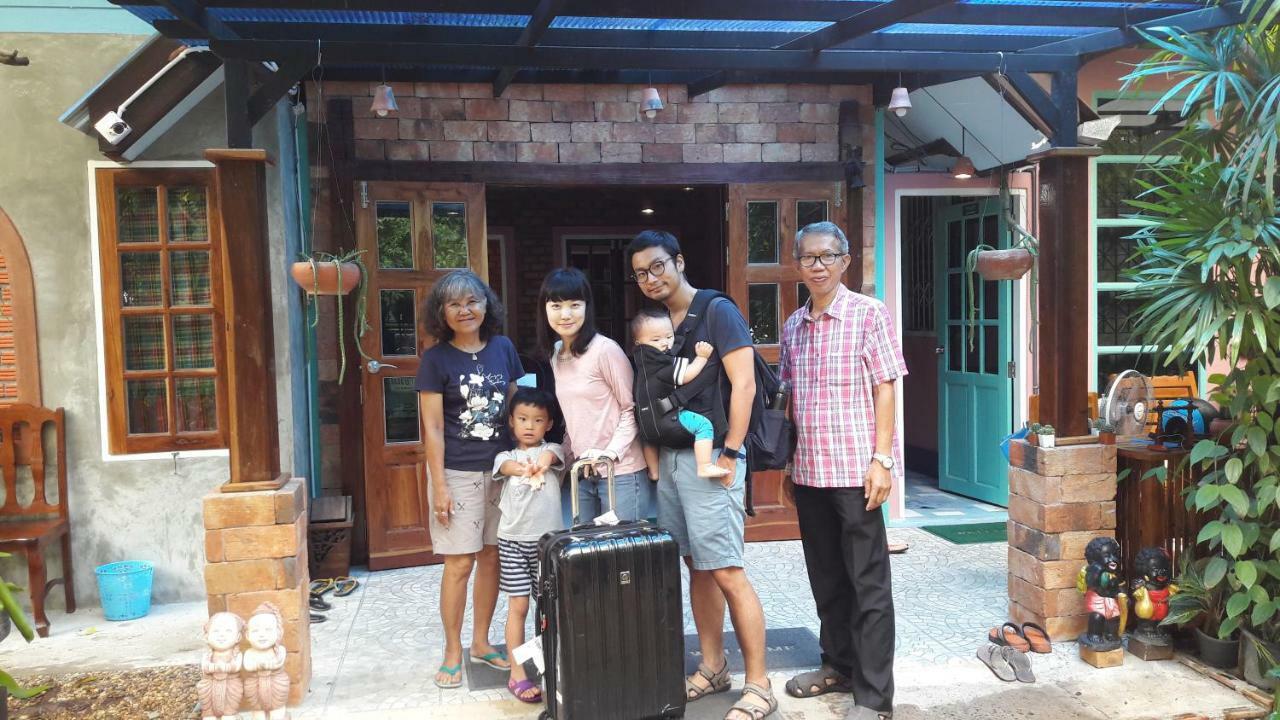 Albergue Sun smile Ubon Ratchathani Exterior foto
